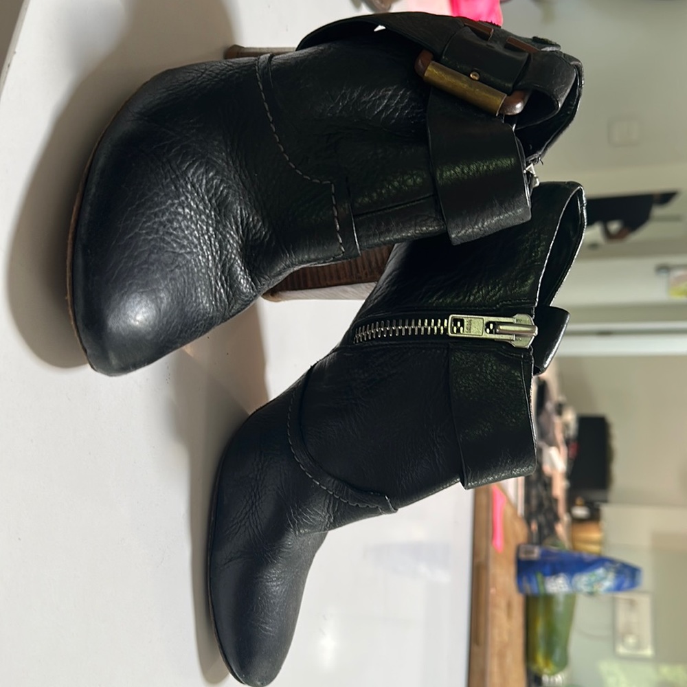 Black Chloe heeled boots